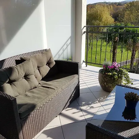 Ostanak kod kuće Leban *